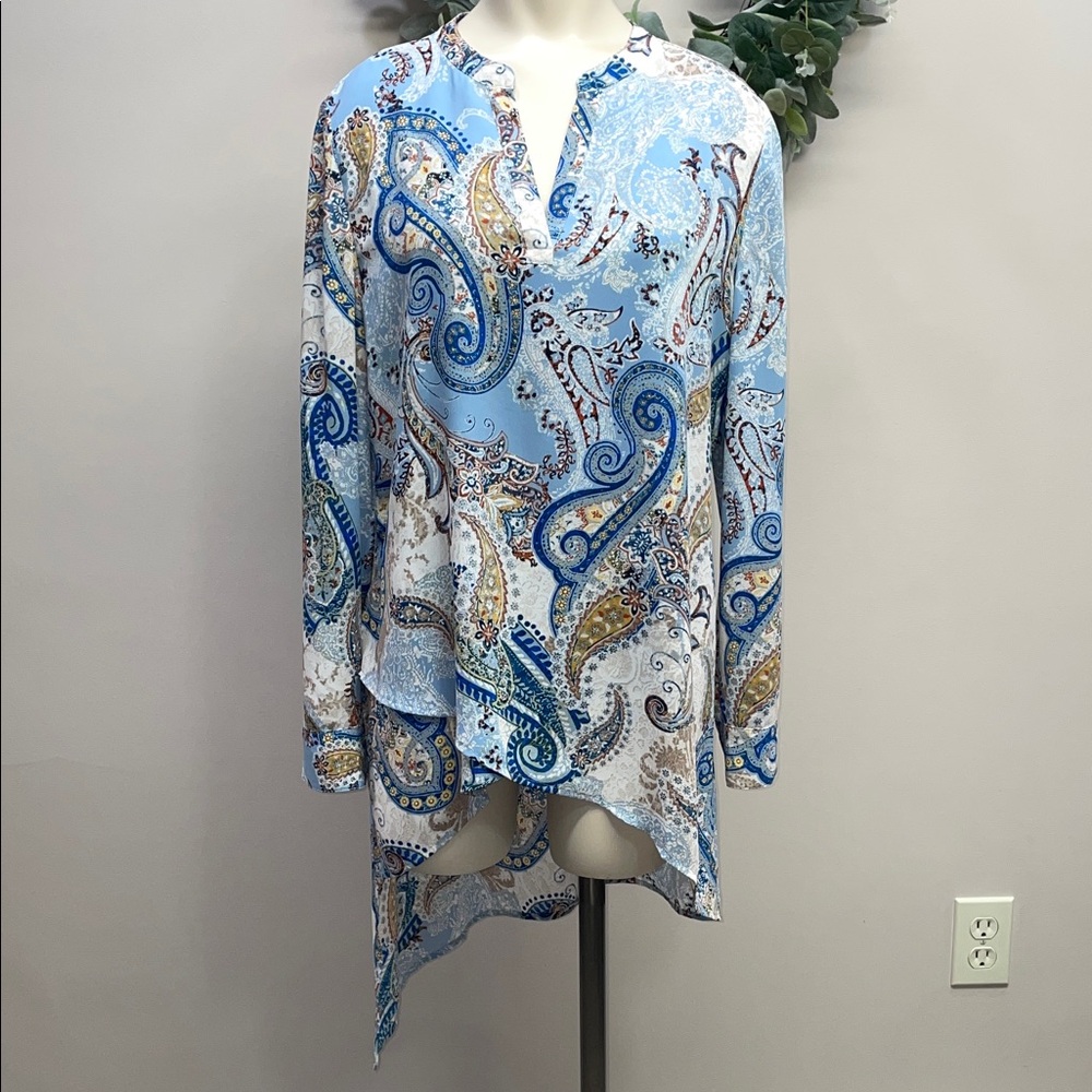 Chico’s Paisley V-neck Long Sleeve Tunic Asymmetrical Hi Low Roll Tab Blouse 0